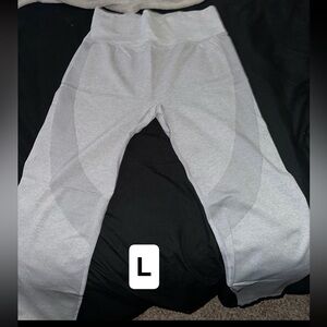 Size L ‘PINK’ Leggings $13
Barely Used!!